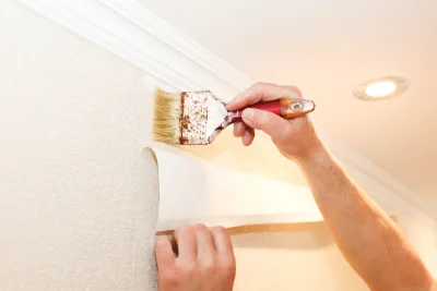 Pose de papier peint à Combloux — revêtements muraux et toiles de verre